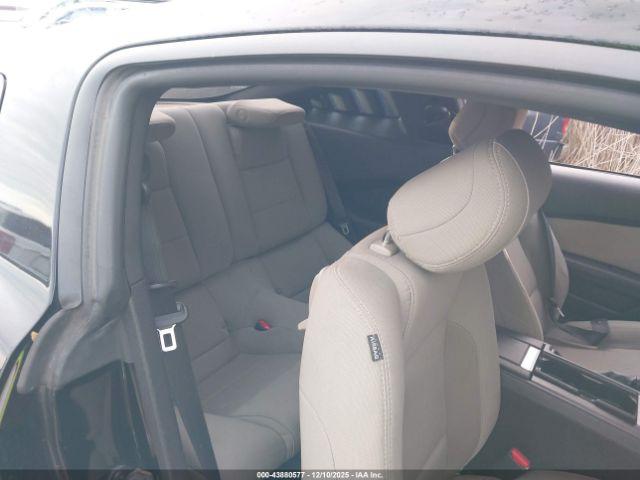 Ford Mustang V6 Image 13